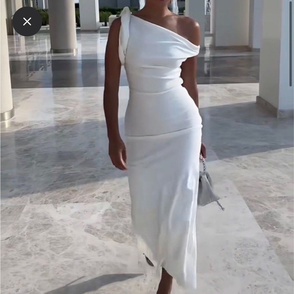 Zara dress - Picture 1 of 8